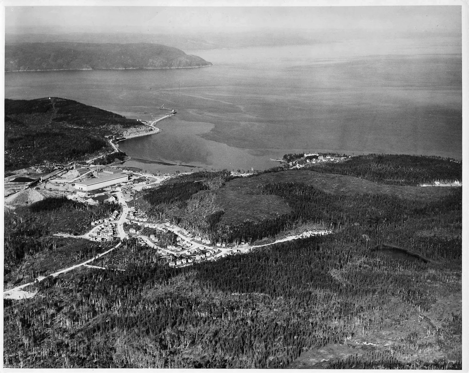 Aerial view of Baie-Comeau en 1939, photograph 4