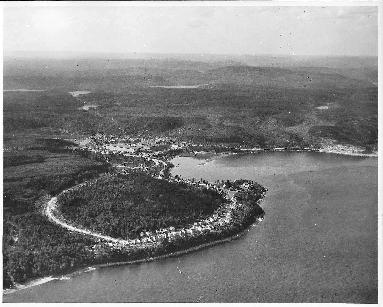Aerial view of Baie-Comeau en 1939, photograph 8