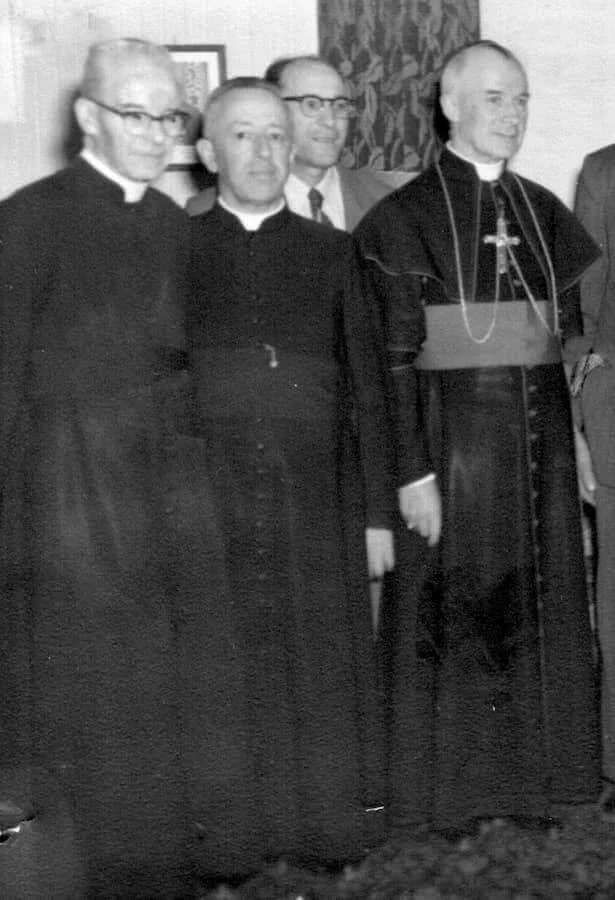 Denis Doucet avec Mgr Napoléon-Alexandre Labrie